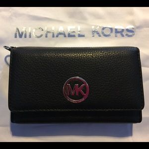 Michael Kors Fulton Large Multi Function Wristlet
