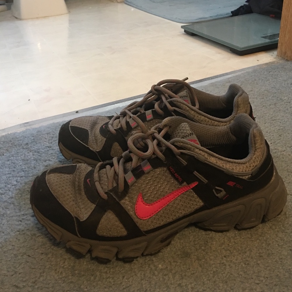 Womens Nike running shoes size 8.5