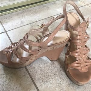 Wedge sandals (nude)