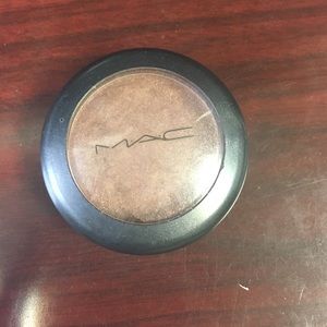 MAC Lie low eyeshadow