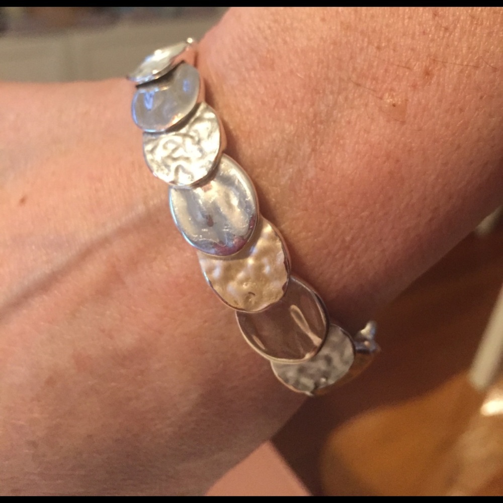 Stretchy tricolor bracelet