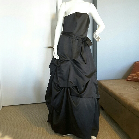 Black Formal Strapless Gown - Picture 1 of 4