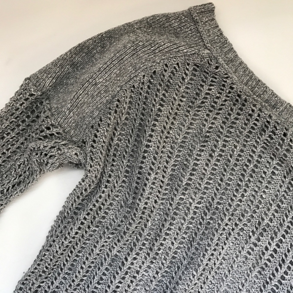 Converse Lightweight Sweater with holes • XS
