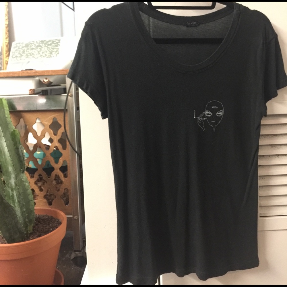 Black tee