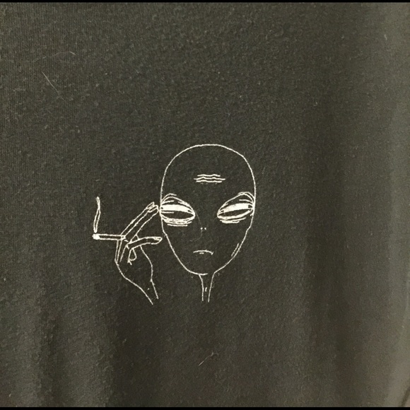 Black tee - Picture 2 of 2