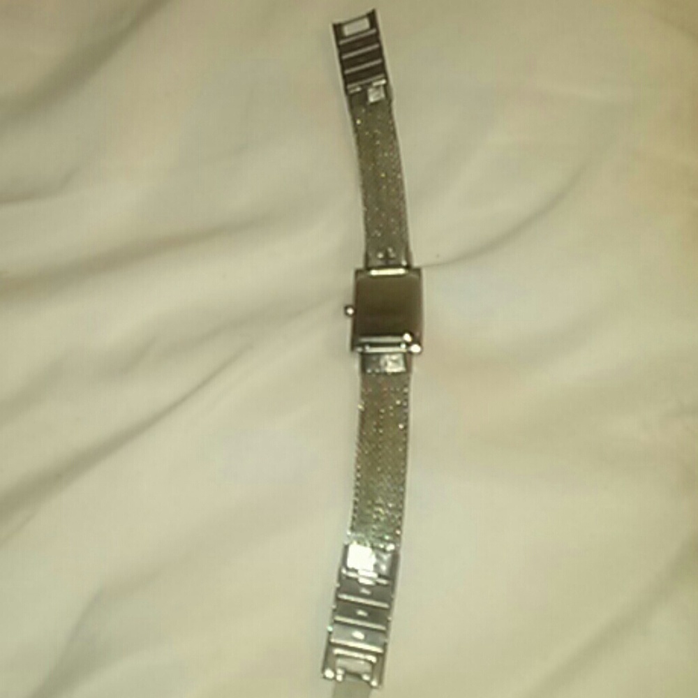 Watch - Picture 2 of 3