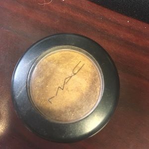 MAC goldmine eyeshadow