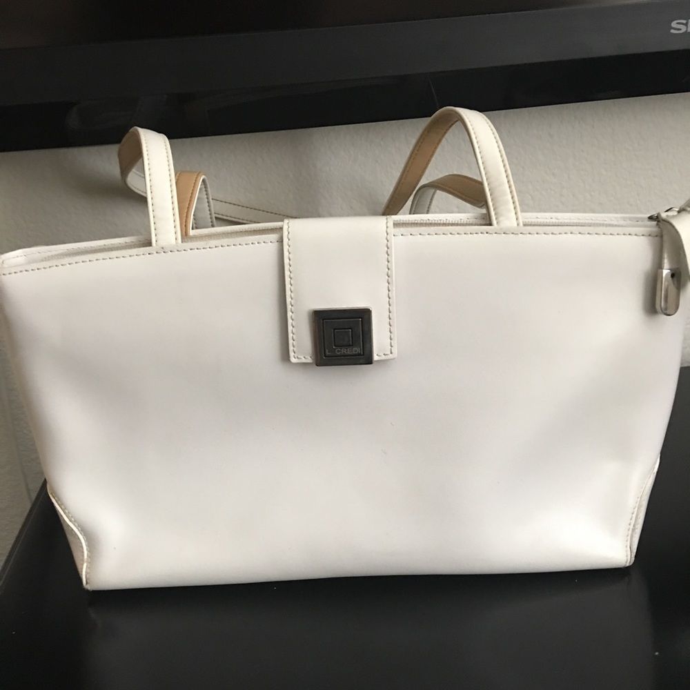 L. CREDI White leather purse
