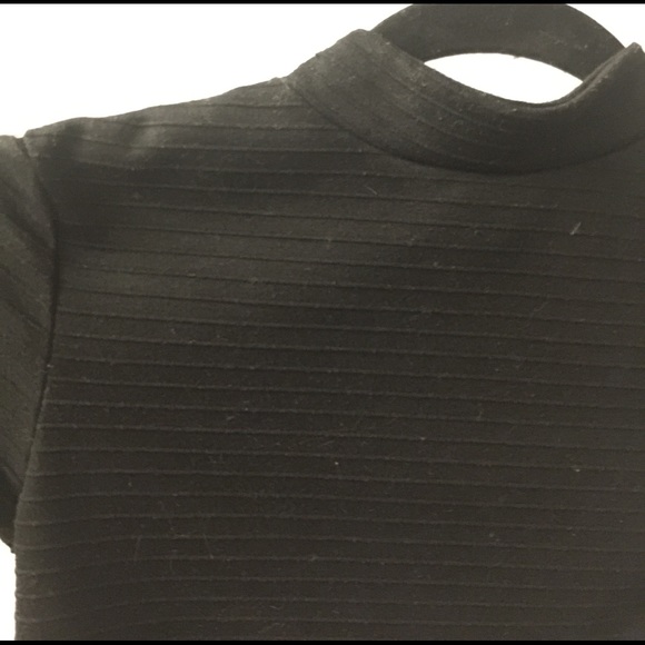 Cropped short sleeve turtle neck - Picture 2 of 2
