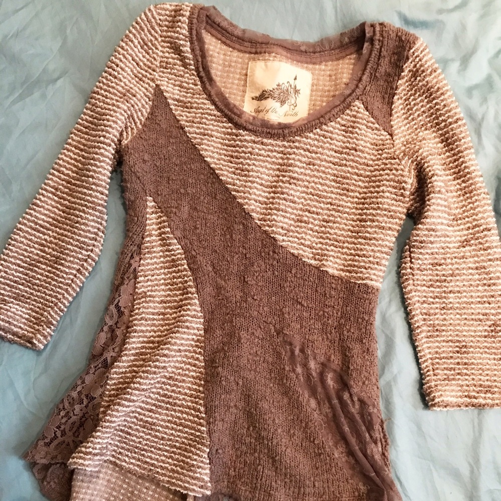 'Angel of the North' Sweater Top