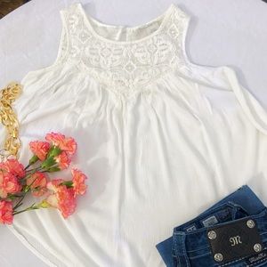 Beautiful American Rag Top. Very comfortable