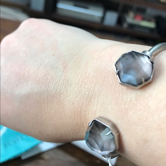 Kendra Scott bracelet - Picture 3 of 4