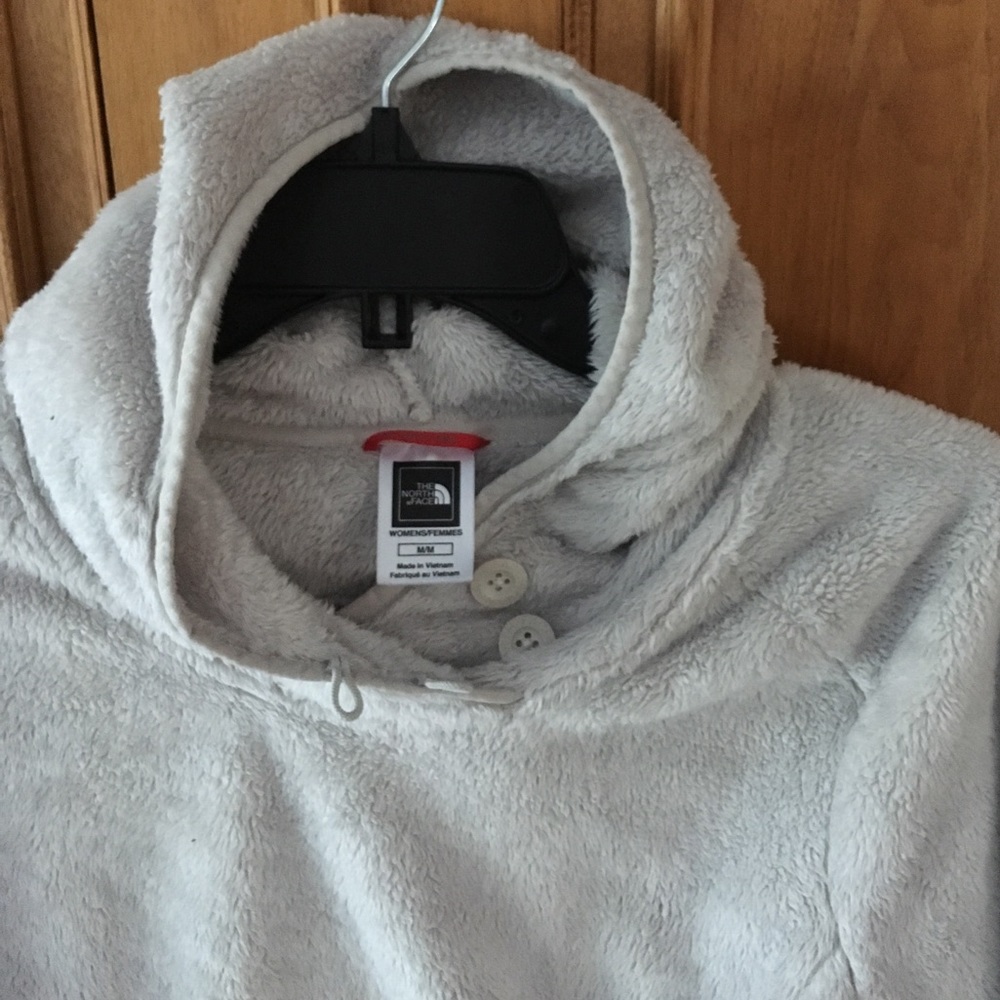 Medium  North Face fleece pullover, with buttons.