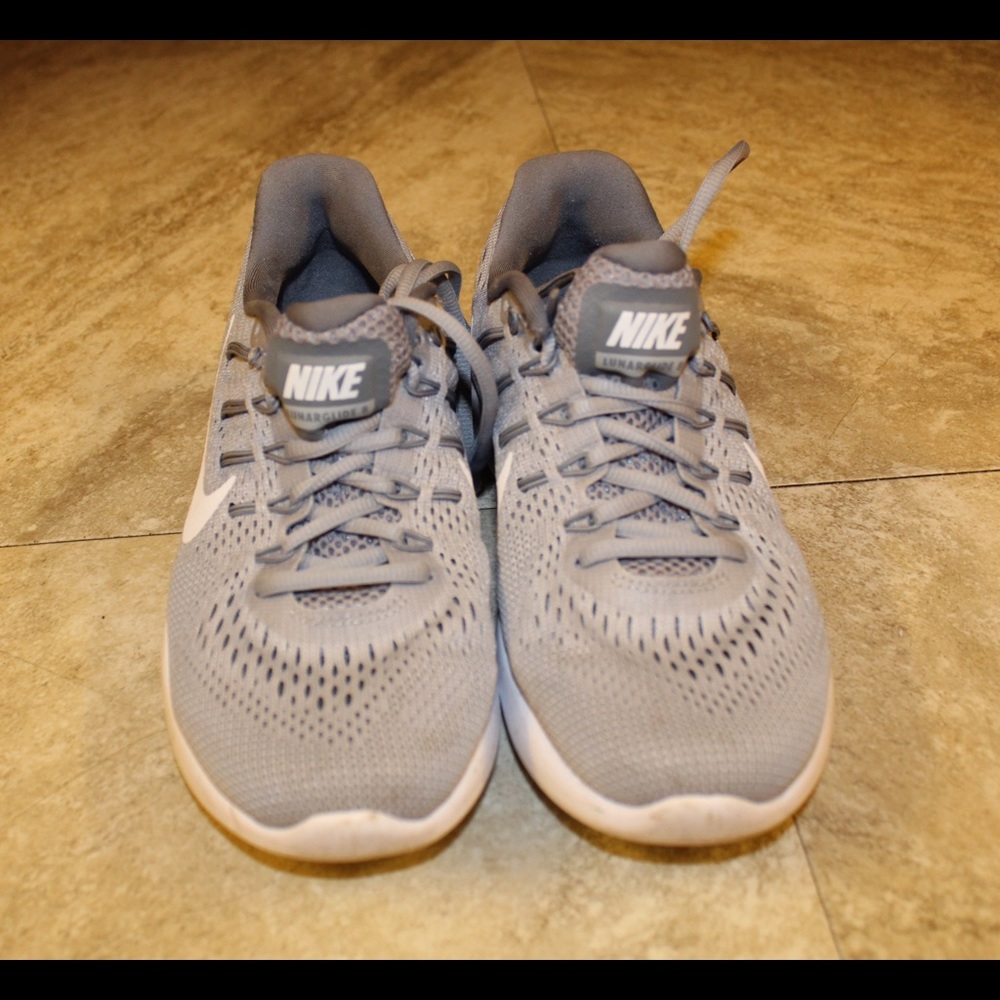 Nike air max running shoes women's 6.5
