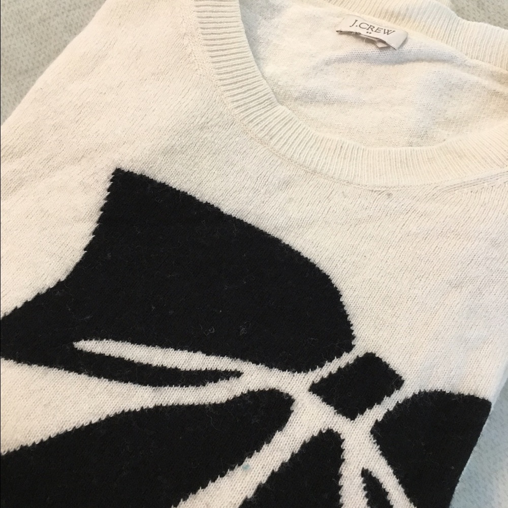 J.Crew factory bow sweater. Size large.