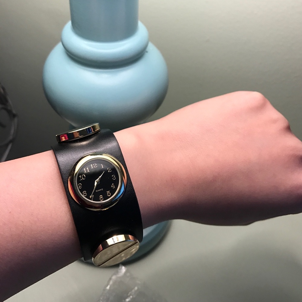 New urban outfitters metallic bracelet watch