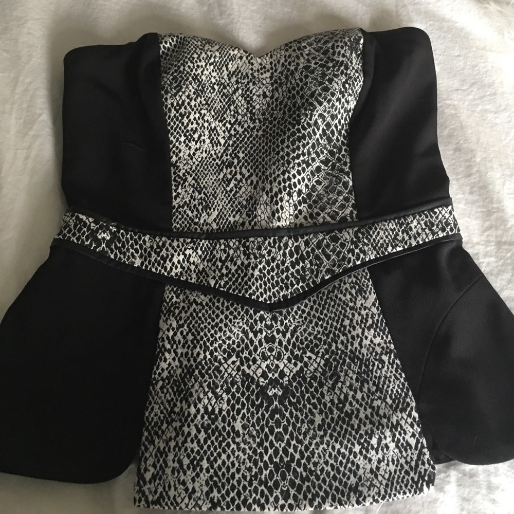Guess top