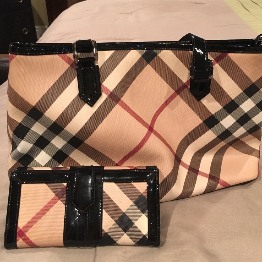 Burberry Purse & Wallet
