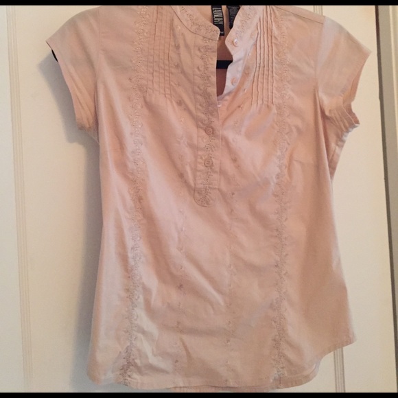 Laundry beautiful detail too with spandex. - Picture 3 of 3