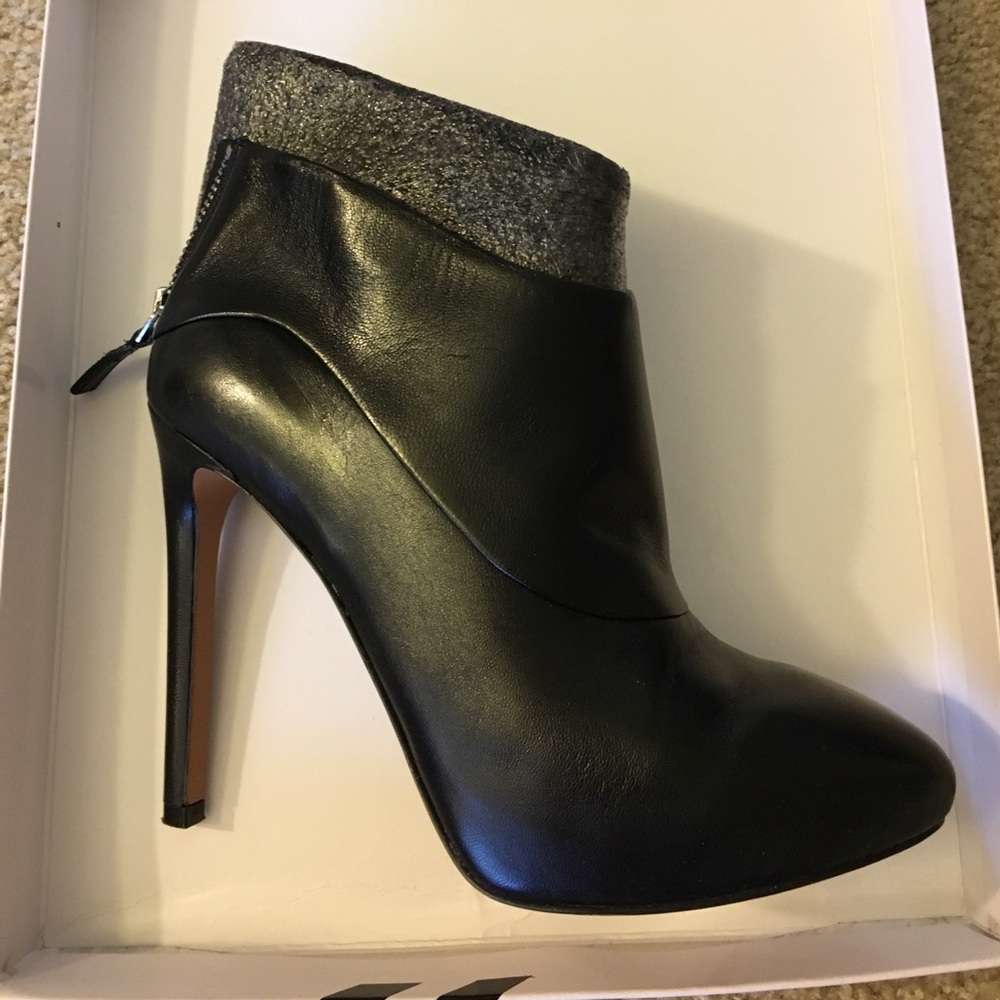 Nine West black ankle booties