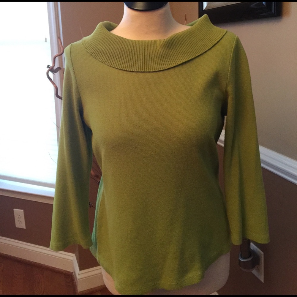 Lime green 3/4 sleeve sweater