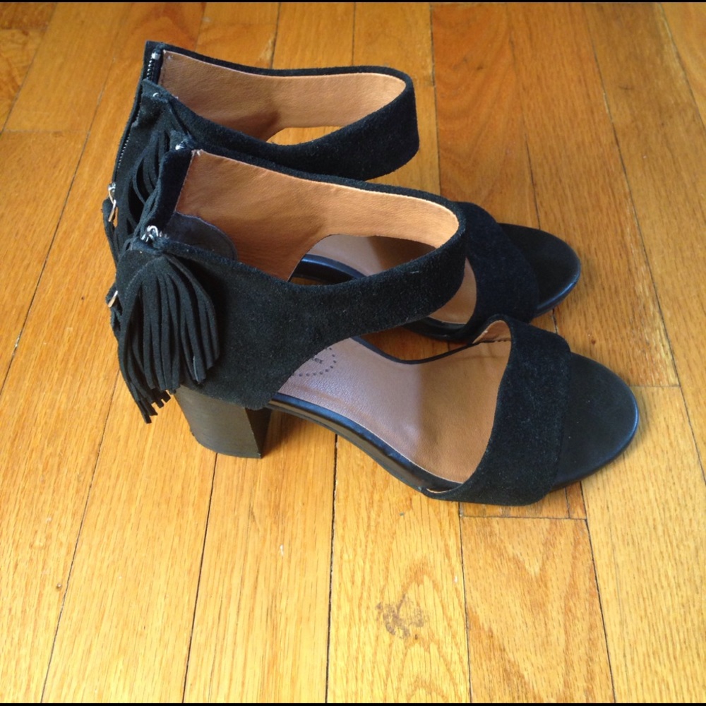 Seychelles heels