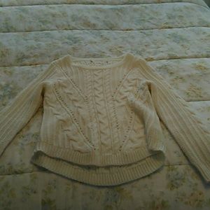 Im selling a white sweater with tiny sparkles