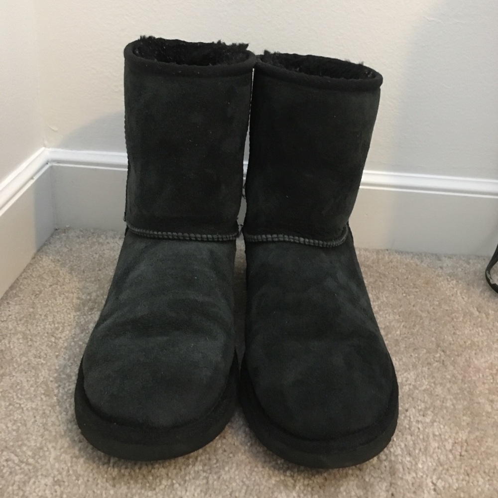 Short Black Uggs