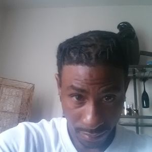 Meet your Posher, Lawrence