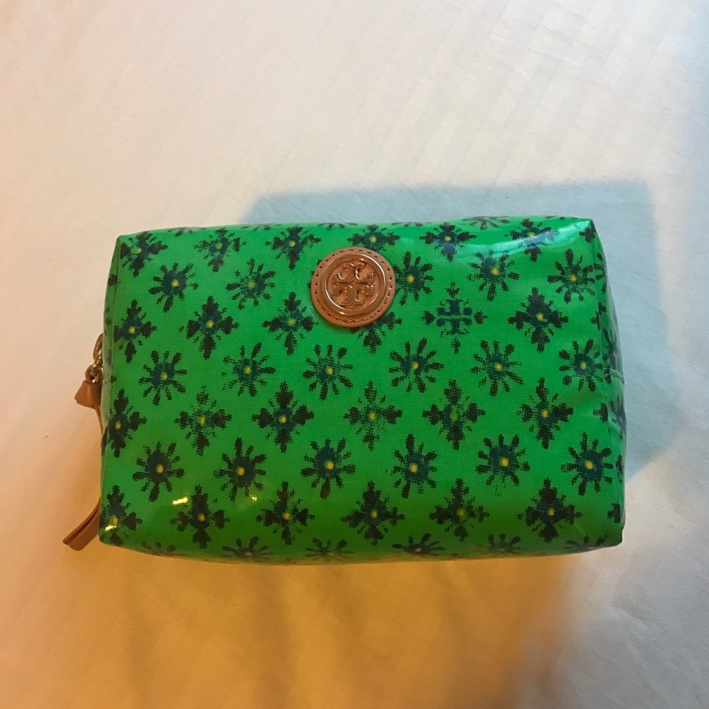 Tory burch cosmetic case