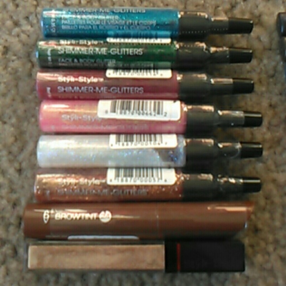 25 PIECE STYLI STYLE MAKE UP BUNDLE - Picture 3 of 4