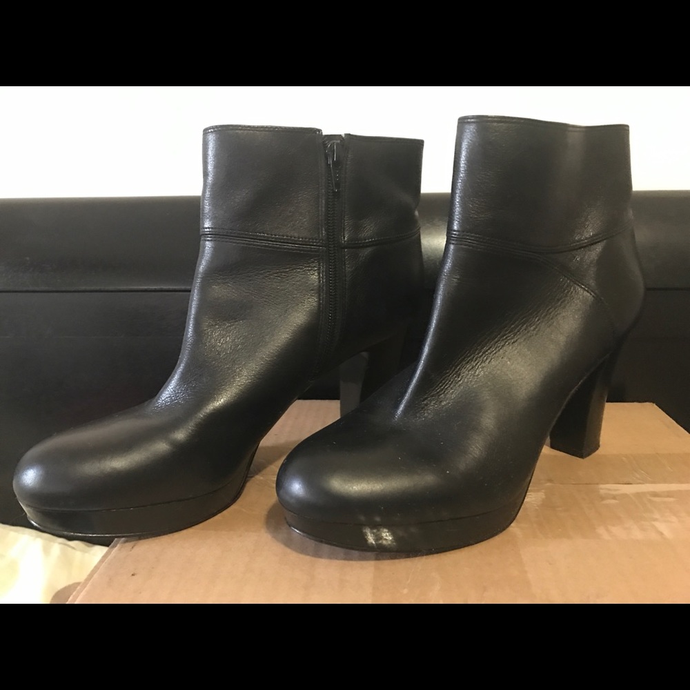 Nine West all black heeled booties