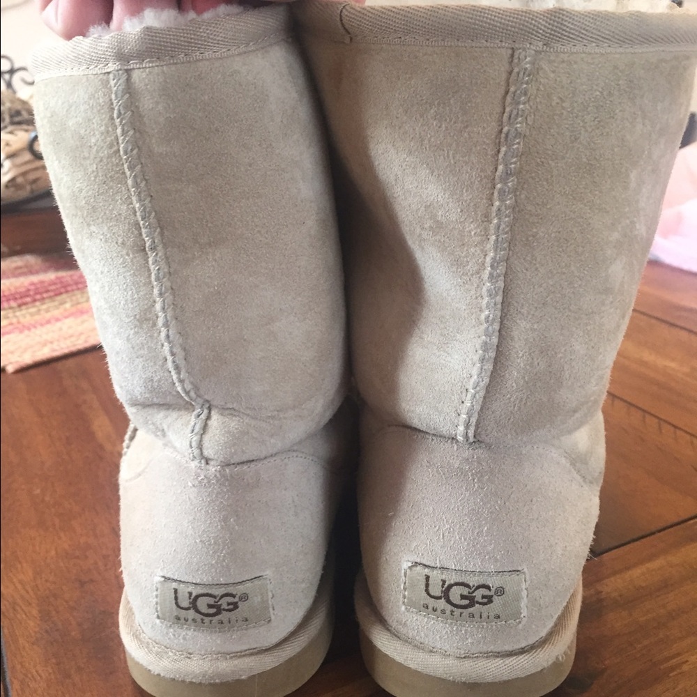Used UGGS size 9W