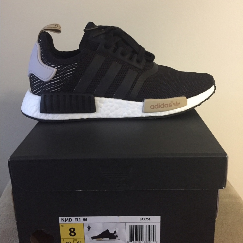 Adidas. NMD R1 - Black