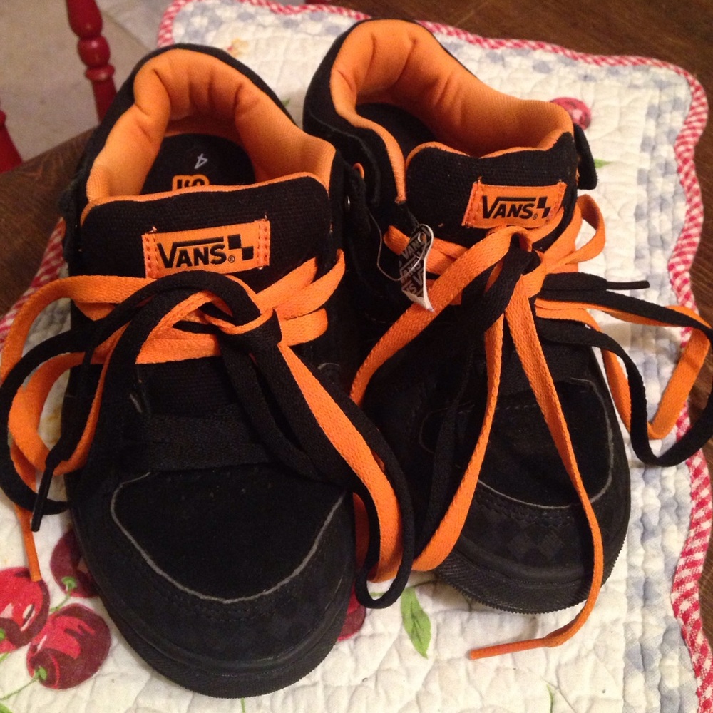 BNWT Vans size 4 orange/black