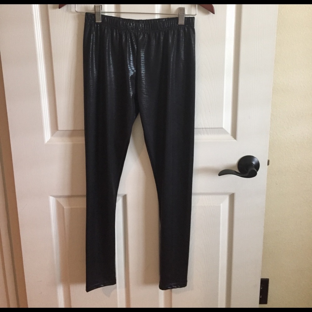 Black leather look leggings sz M