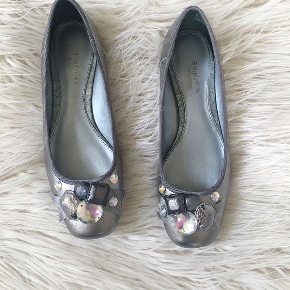 Simply Vera by Vera wang flats - Picture 1 of 4