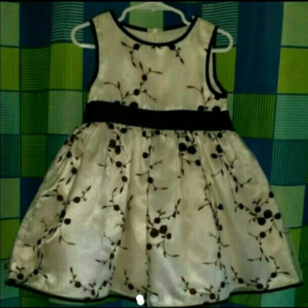Beautiful Lil Girls Dress