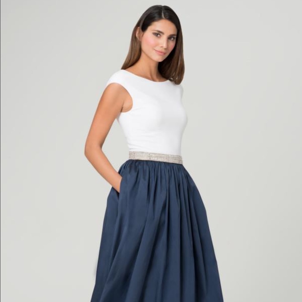 Aidan Mattox 462950 White & Navy Cap Sleeve Gown