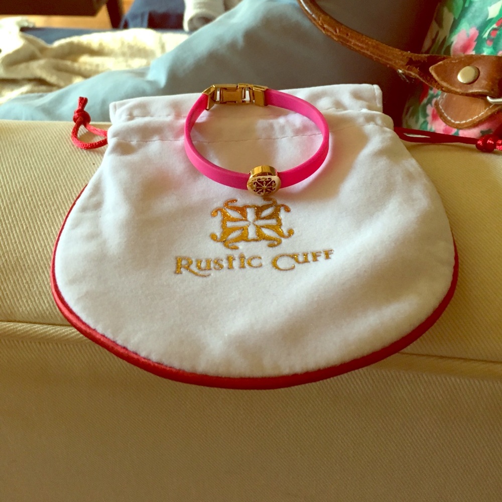 Rustic cuff Amy hot pink with gold bracelet