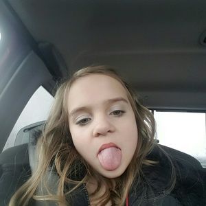 Meet your Posher, Dakota