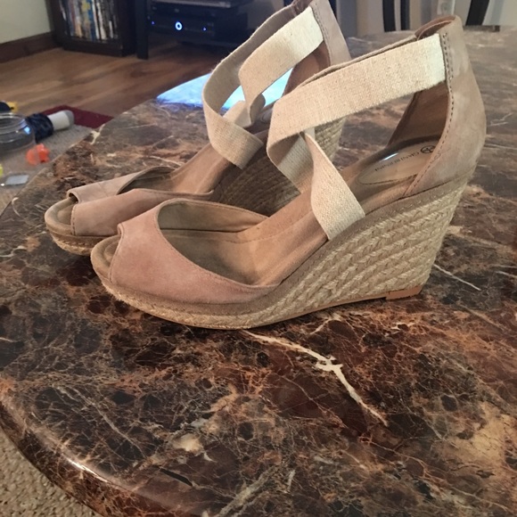 Tan wedge sandals - Picture 2 of 2