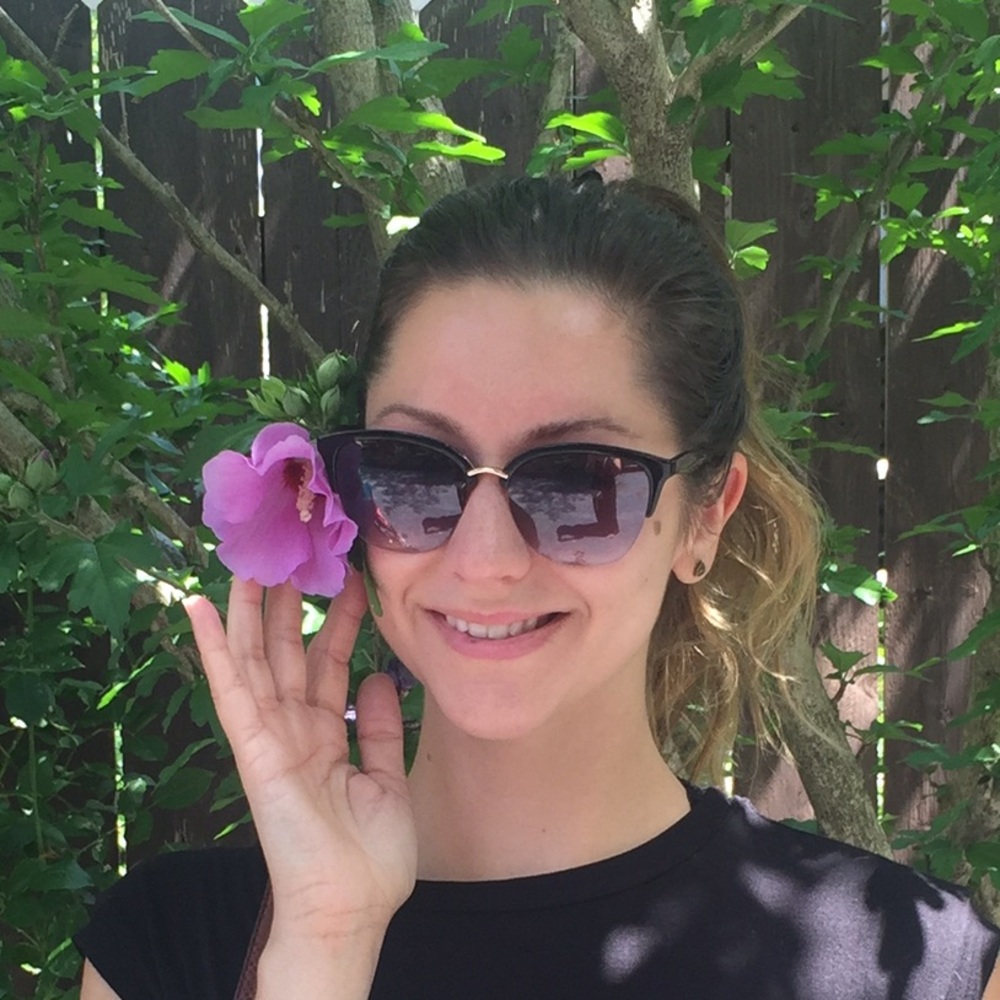 Meet your Posher, Nicole