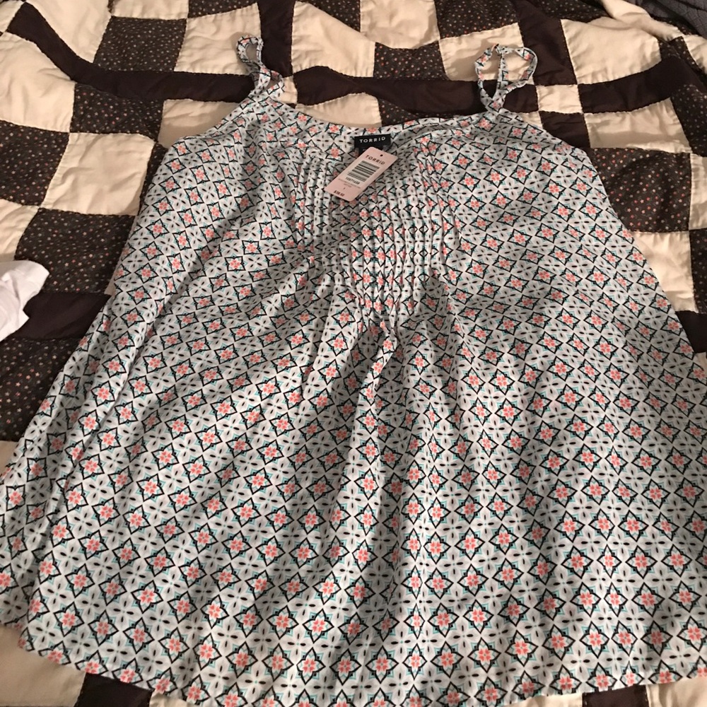 NWT - Sheer Geometric Print Tank