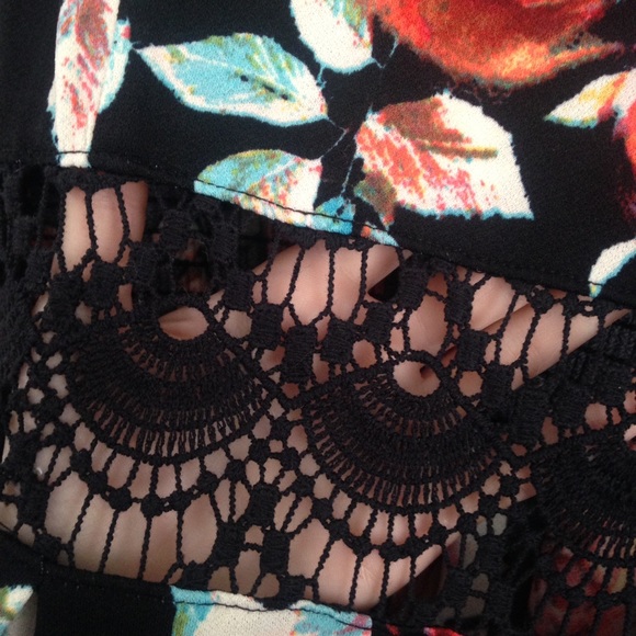 Xhilaration Small Floral Romper - Picture 4 of 5