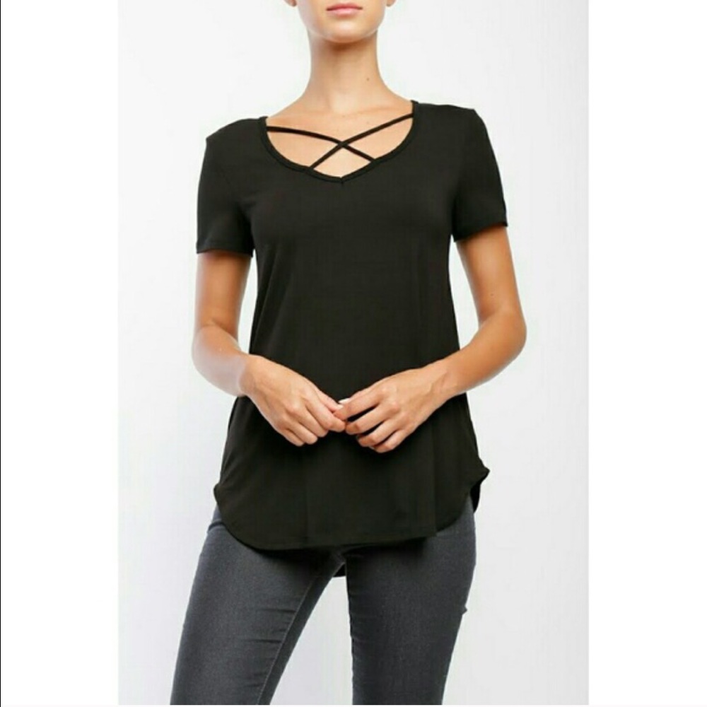 🆕💖ONLY 1 med LEFT💖Black Criss cross front top💖 - Picture 6 of 8