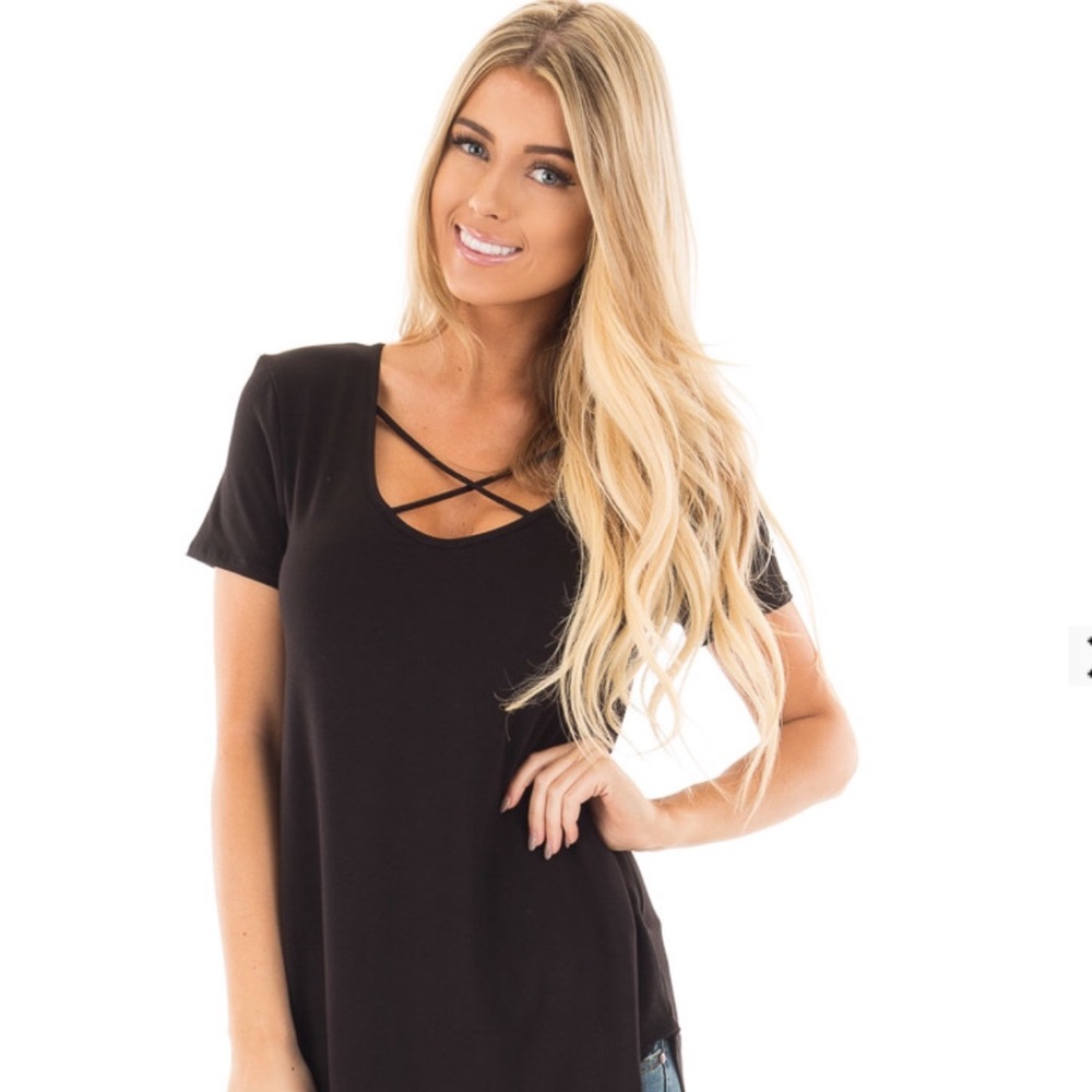 🆕💖ONLY 1 med LEFT💖Black Criss cross front top💖 - Picture 4 of 8