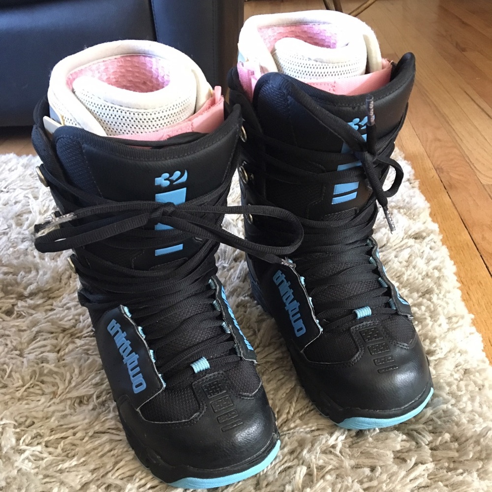 Women's size 8 thirtytwo snowboard boots