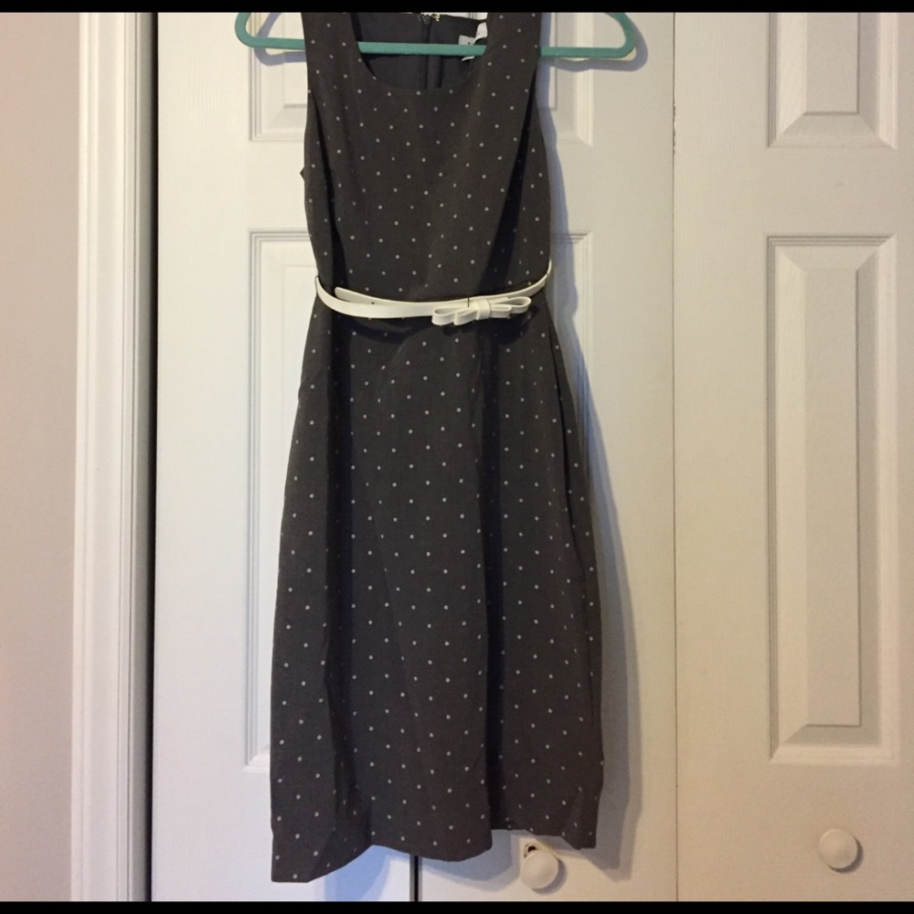 Elle Grey with polka dots dress!