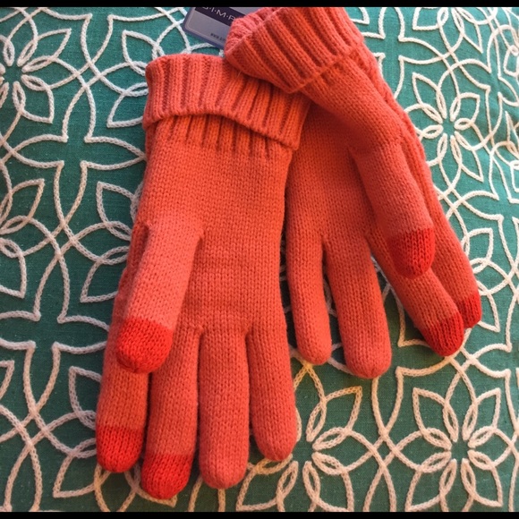 NWT Women's Gloves Apricot small - Picture 4 of 5